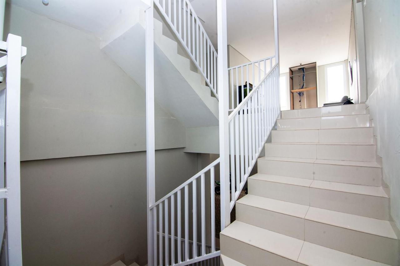 Oyo 2816 Privato Suite Kembaran Exterior photo