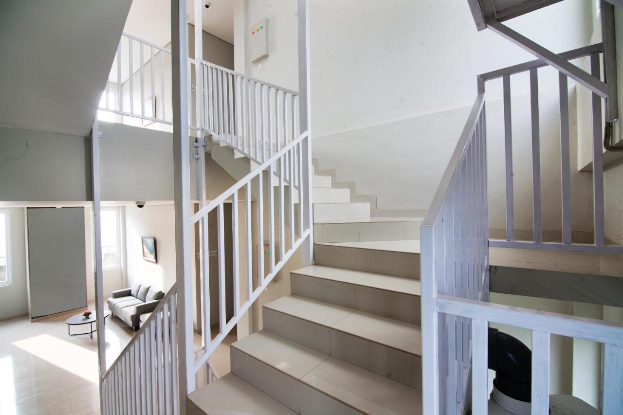 Oyo 2816 Privato Suite Kembaran Exterior photo